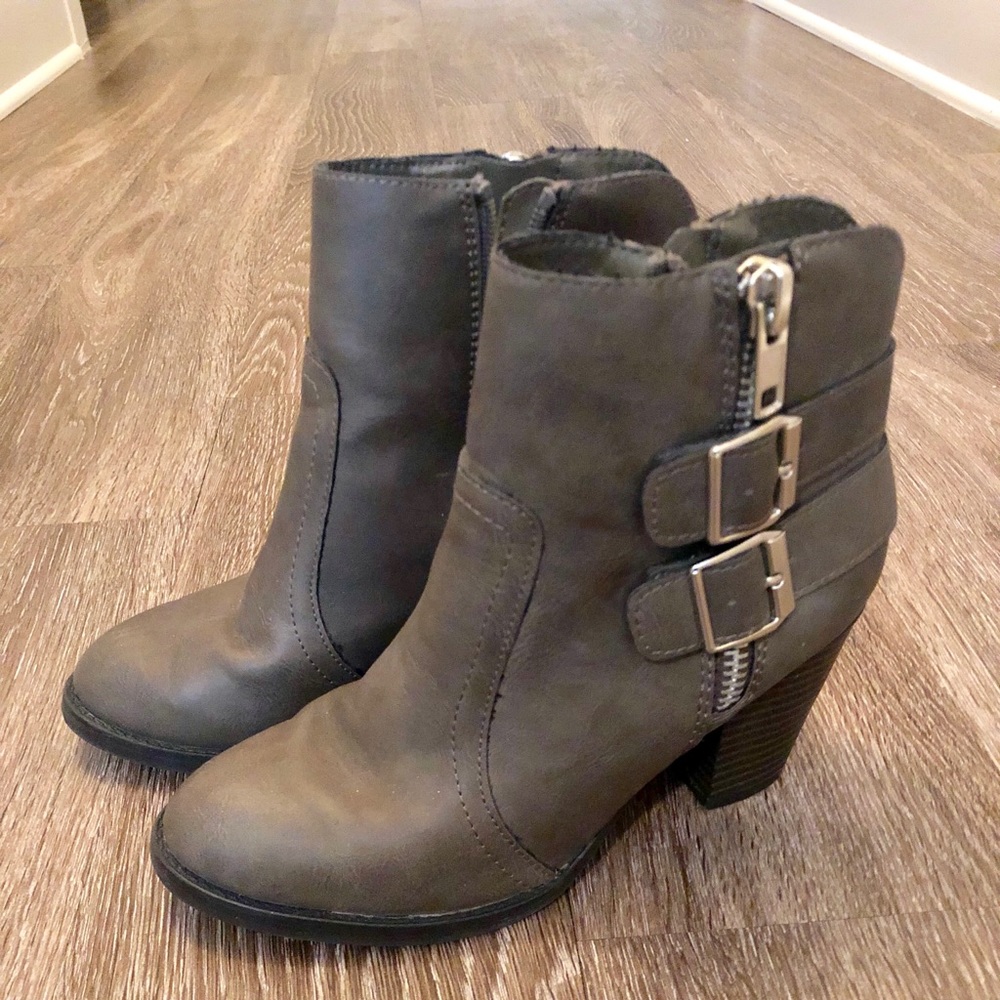 RUSTIC BELTED BOOTIES